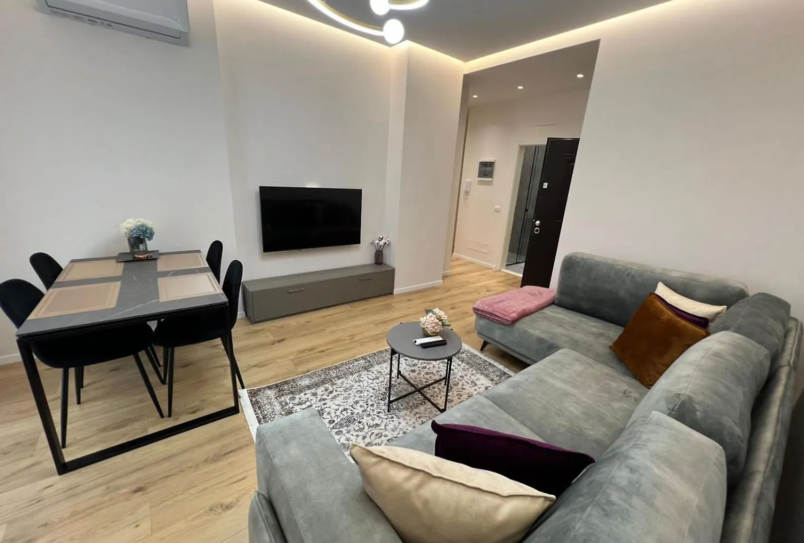 Lindis Apartment 8 6 Tirana Albanien