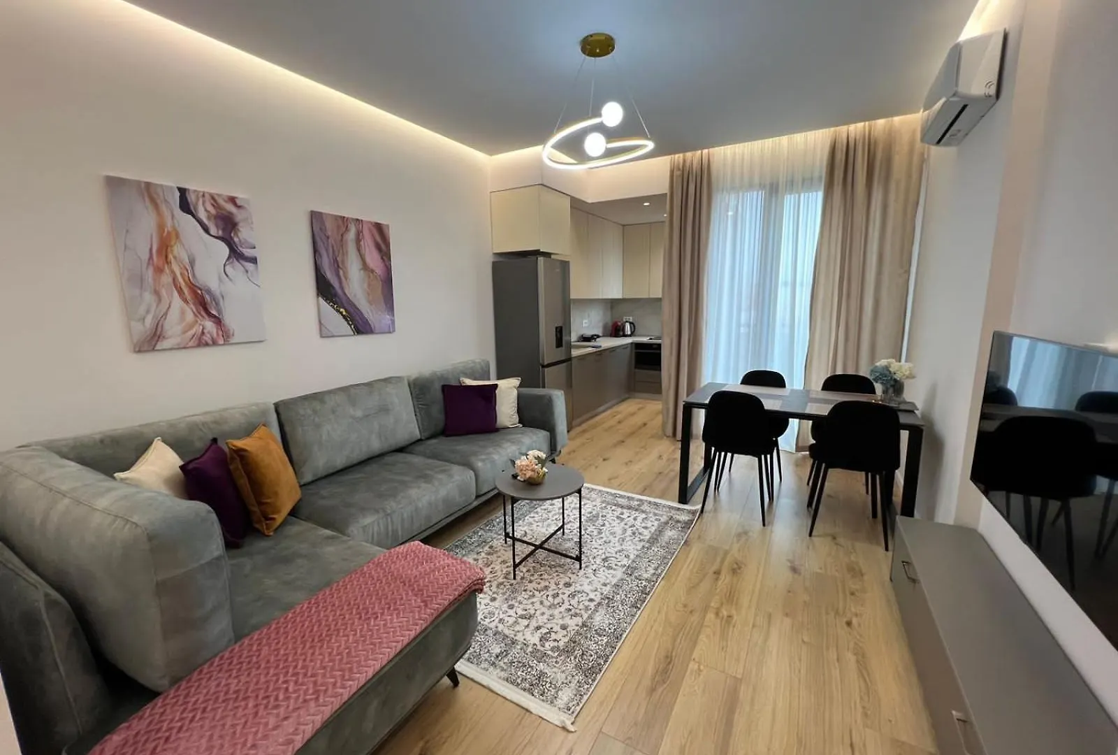 Lindis Apartment 8 6 Tirana 0*,  Albanien